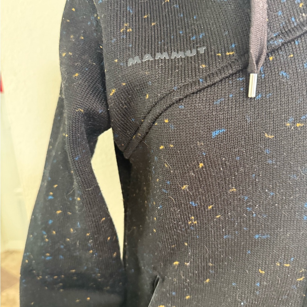 Mammut Black and Gray Fleece Jacket - Picture 11 of 15